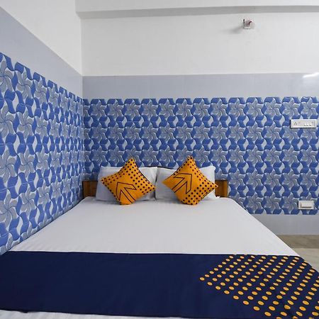 Oyo 73902 Vyttila Residency Hotel Kochi ภายนอก รูปภาพ