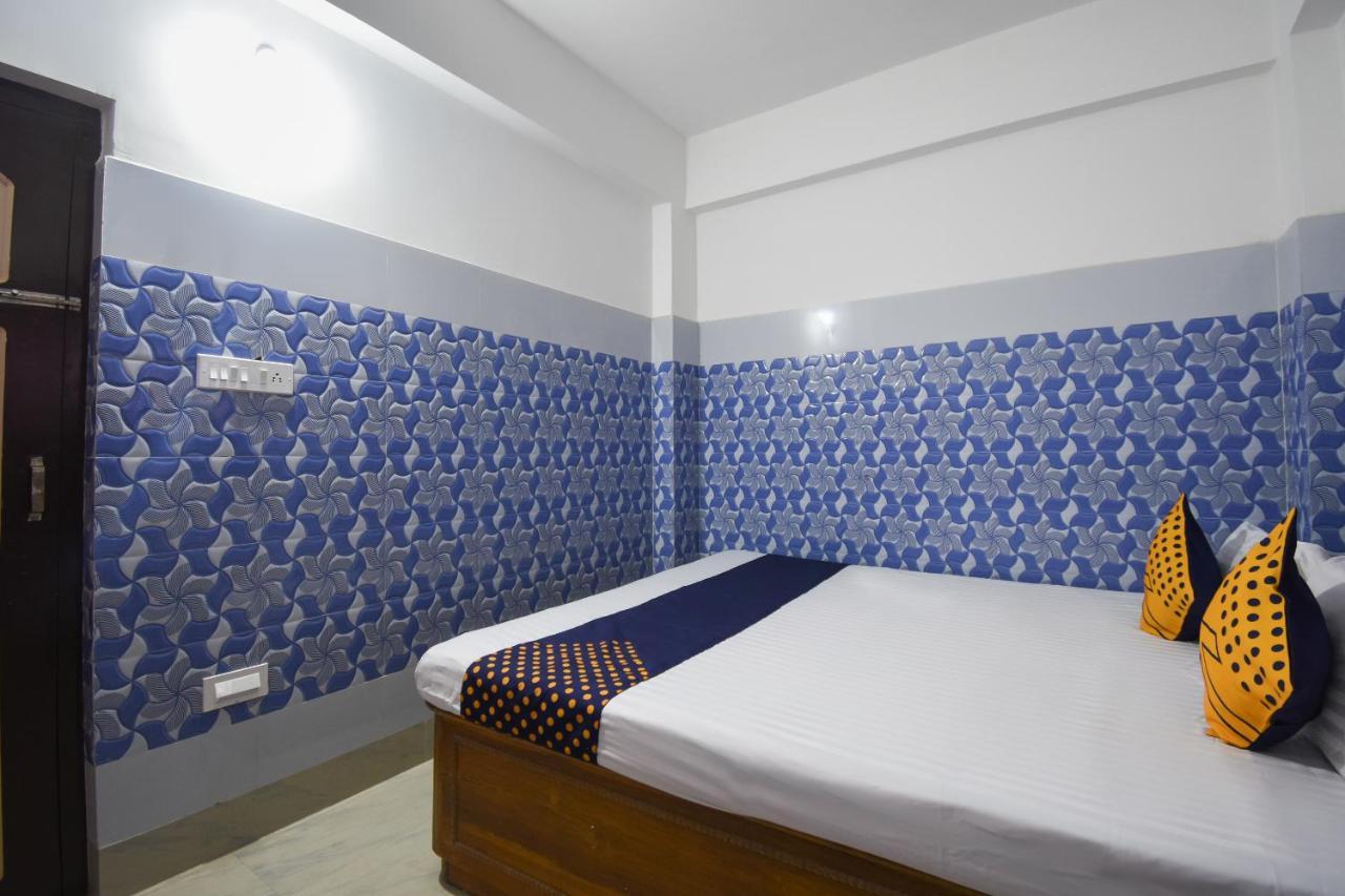 Oyo 73902 Vyttila Residency Hotel Kochi ภายนอก รูปภาพ
