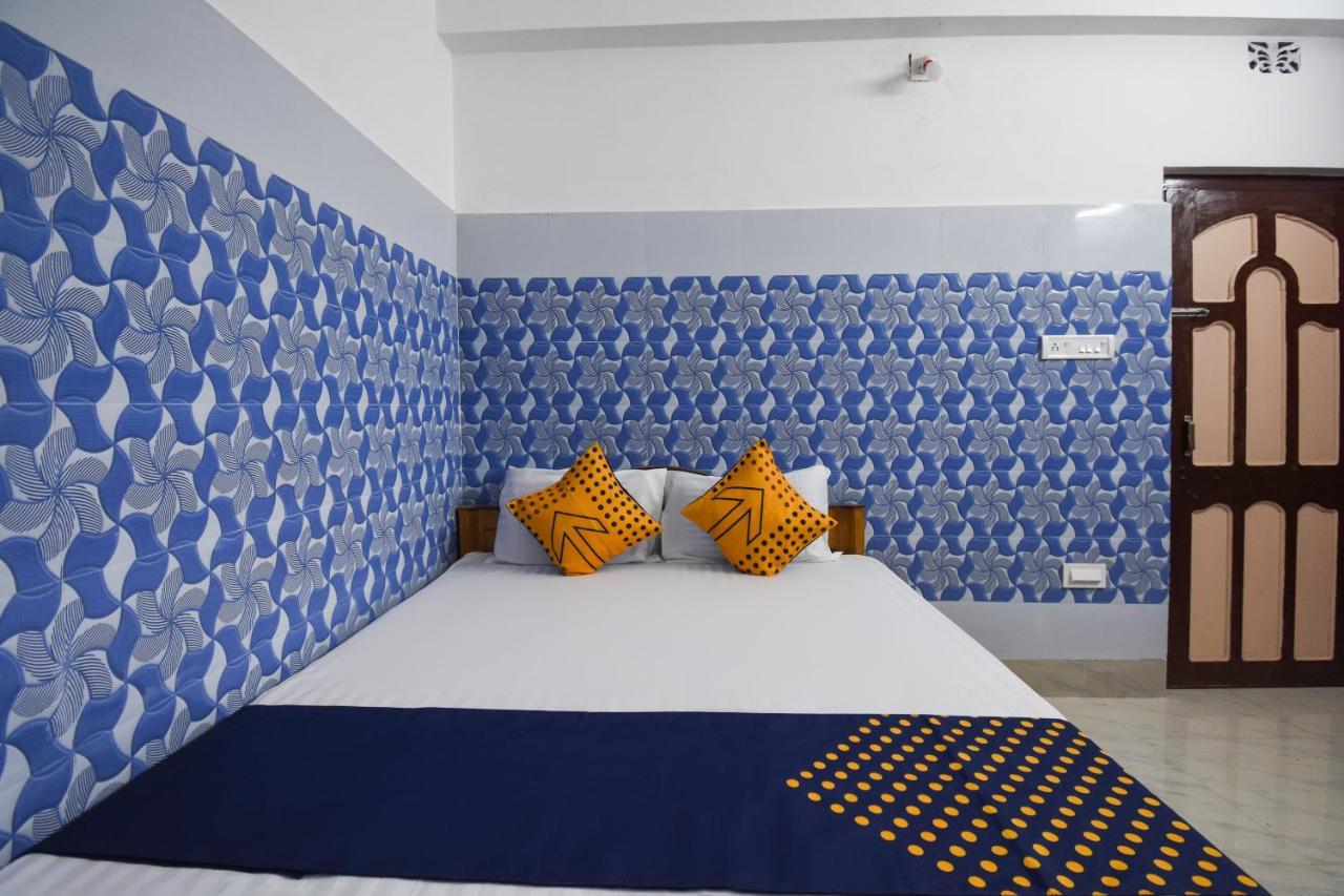 Oyo 73902 Vyttila Residency Hotel Kochi ภายนอก รูปภาพ