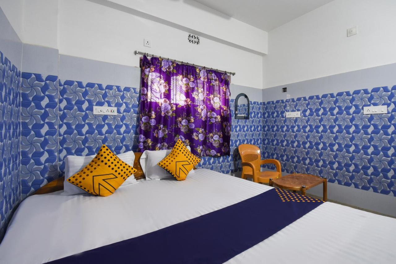 Oyo 73902 Vyttila Residency Hotel Kochi ภายนอก รูปภาพ