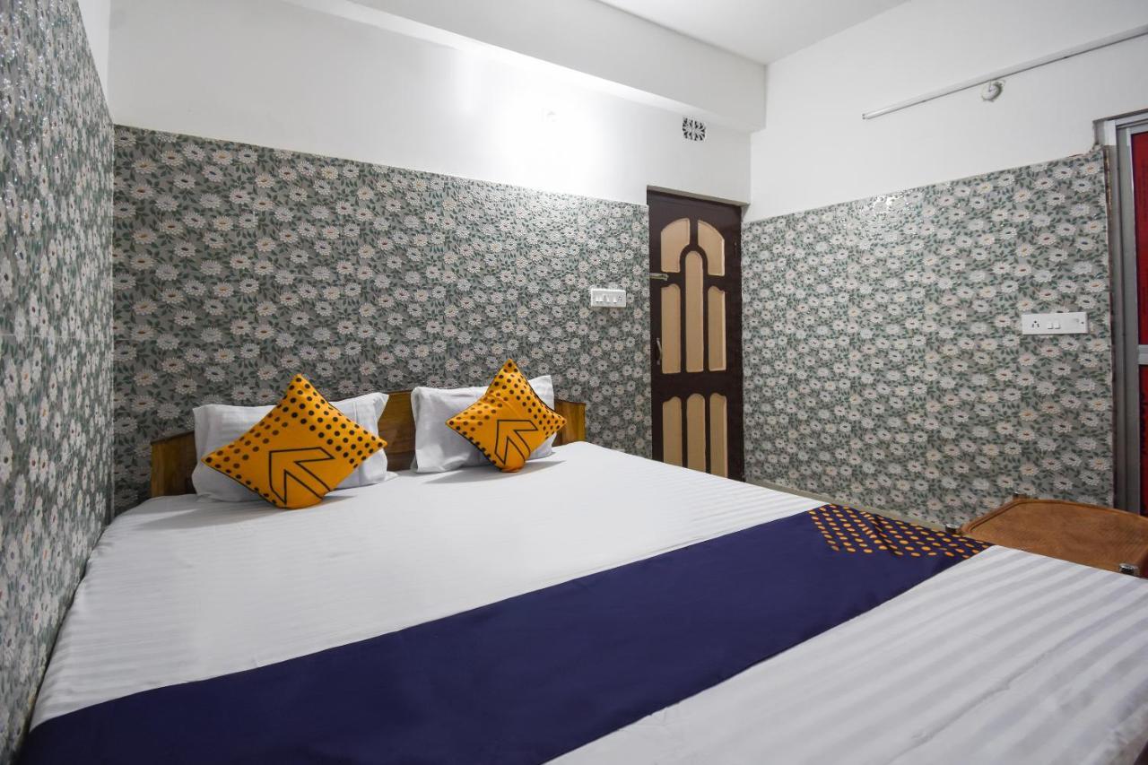 Oyo 73902 Vyttila Residency Hotel Kochi ภายนอก รูปภาพ